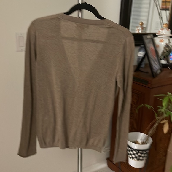 Banana republic beautiful sweater brown color size small - Picture 2 of 3
